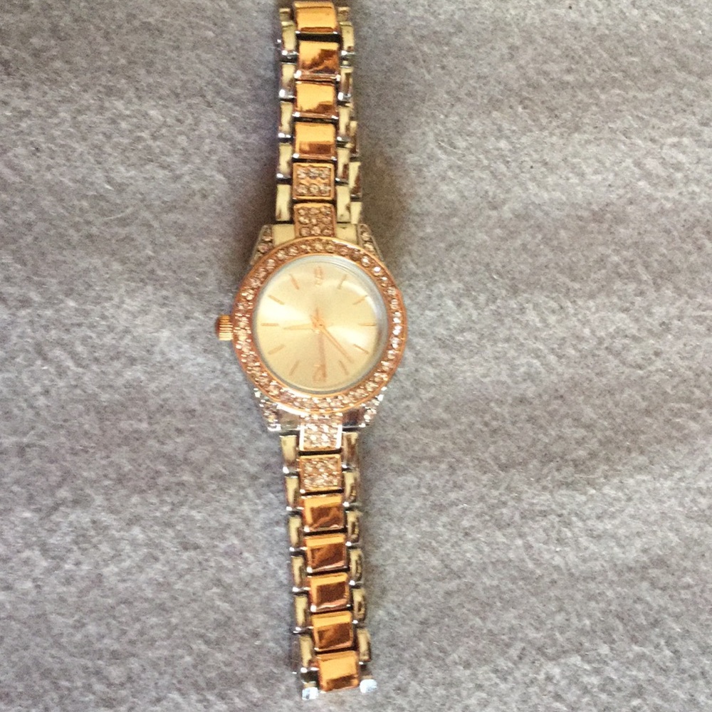Watch - Picture 2 of 4